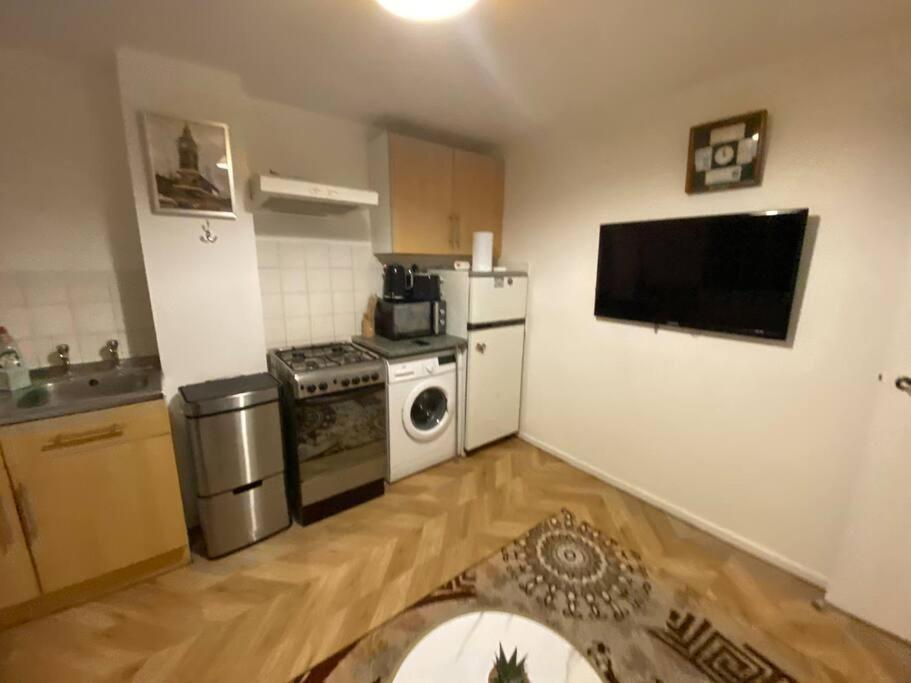 2 Bedroom Flat Camberwell Grove Londra Exterior foto