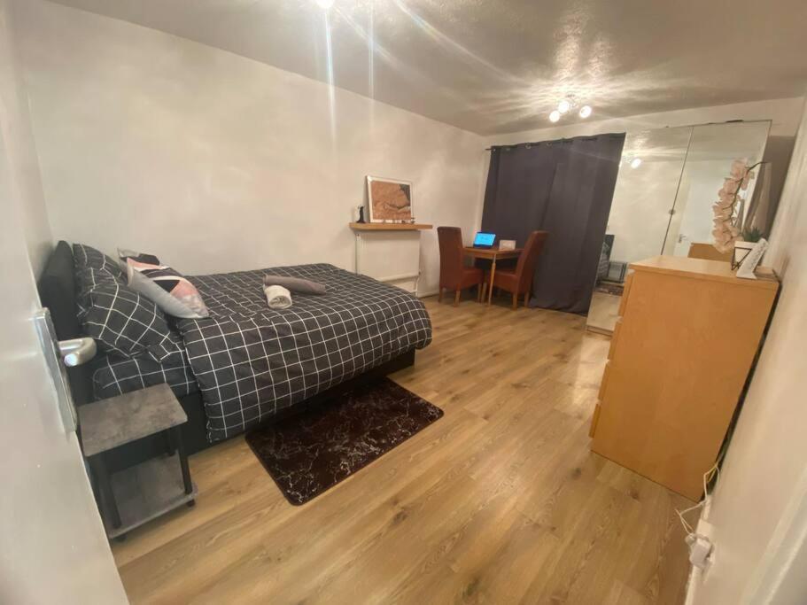 2 Bedroom Flat Camberwell Grove Londra Exterior foto