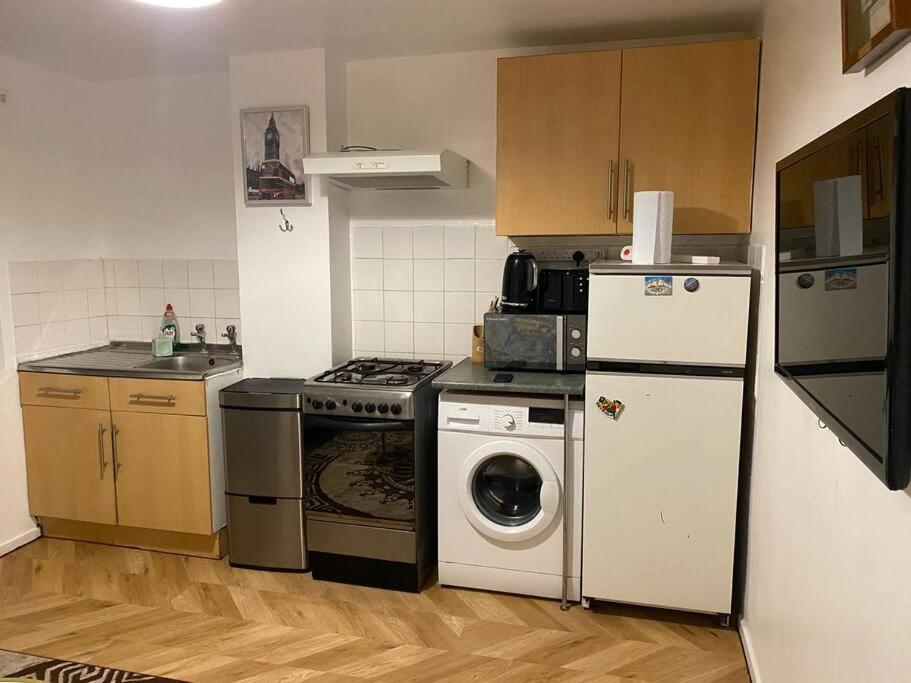 2 Bedroom Flat Camberwell Grove Londra Exterior foto